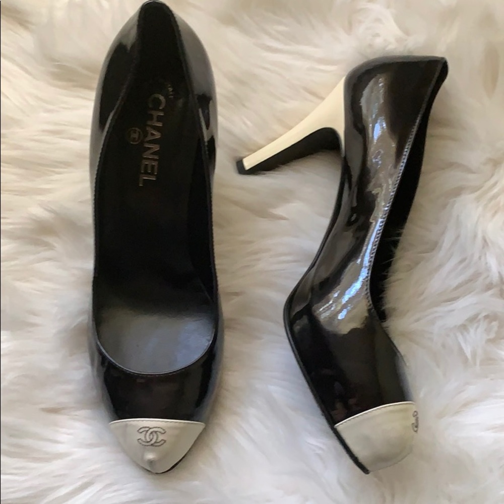 Chanel Black/Cream Heels Size 41